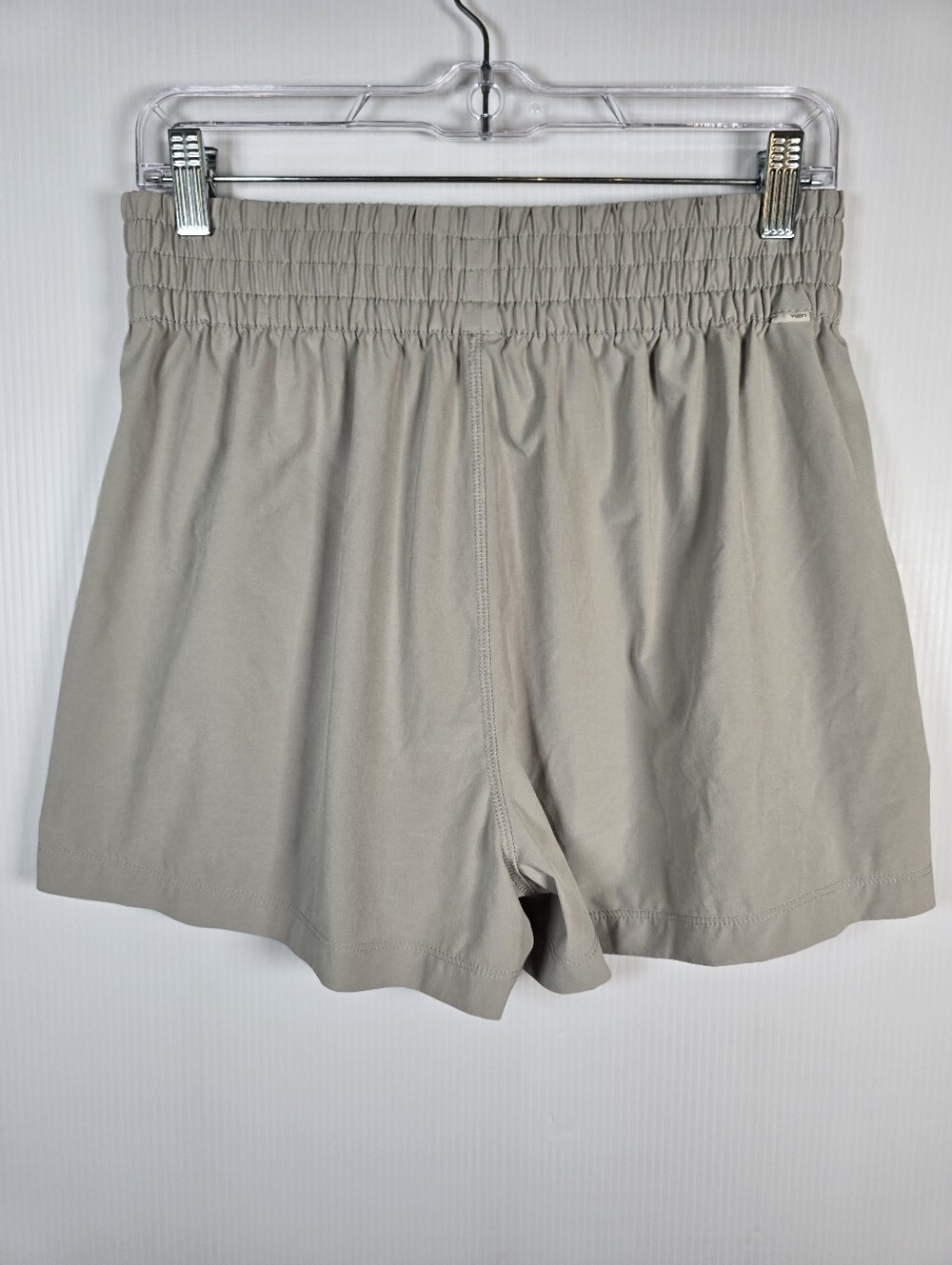 NWOT Vuori Villa Coll. Elastic Waistband Wrinkle Resistant Lt. Grey Shorts SizeM - Picture 6 of 12